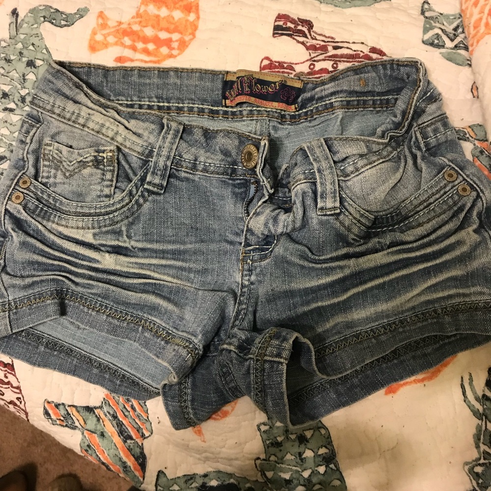 Wallflower shorts